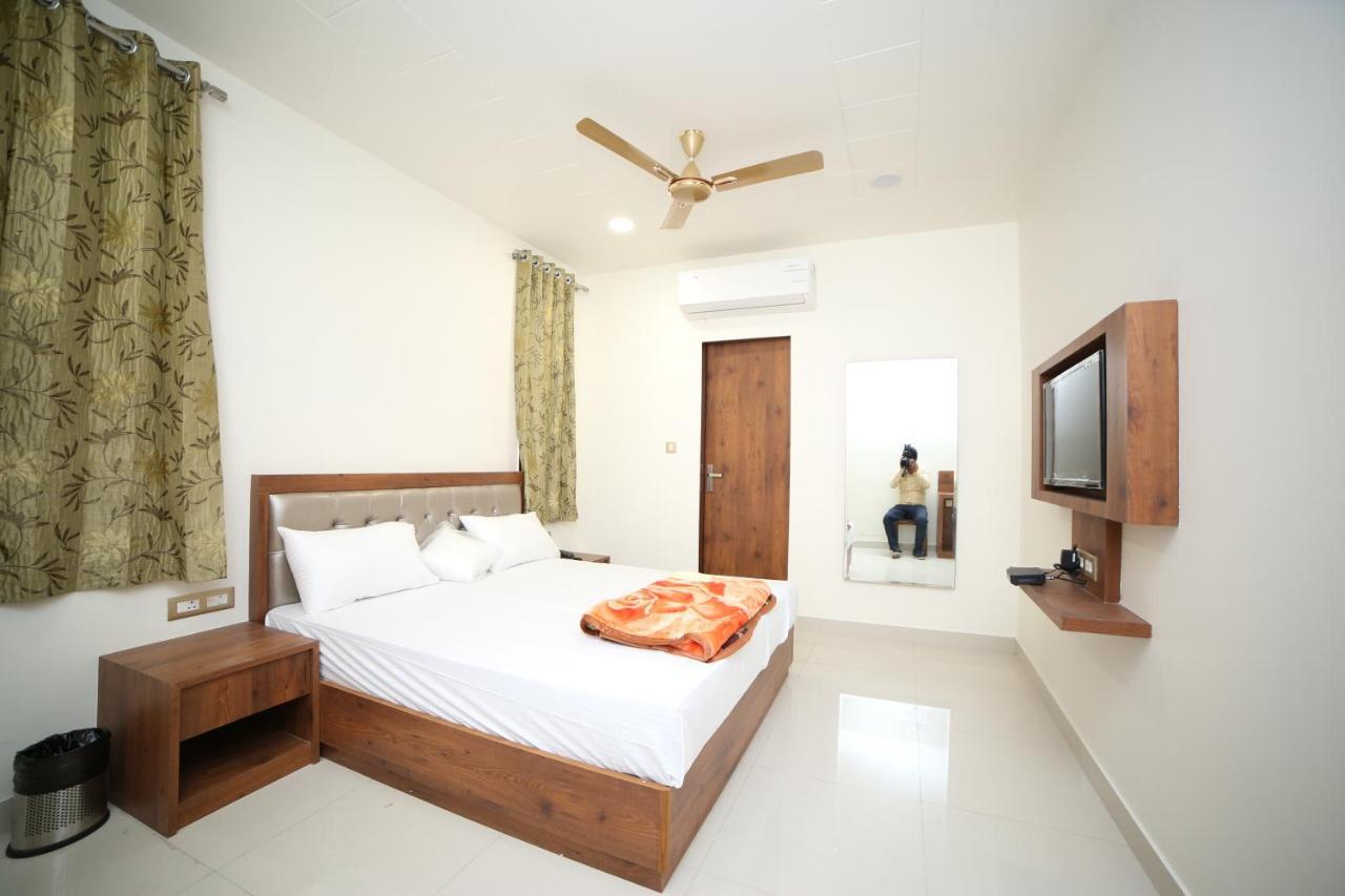 Hotel Devens Τζαϊπούρ Εξωτερικό φωτογραφία