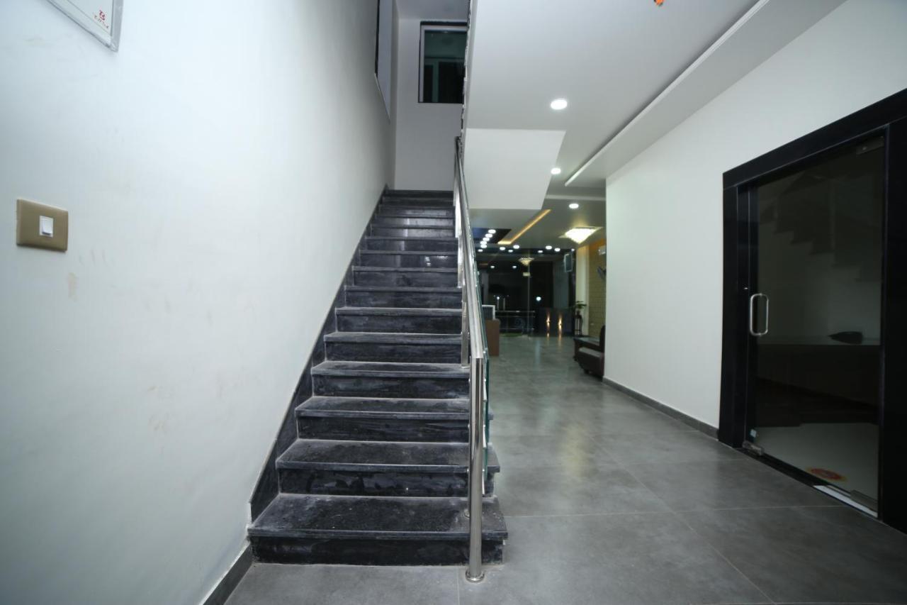Hotel Devens Τζαϊπούρ Εξωτερικό φωτογραφία