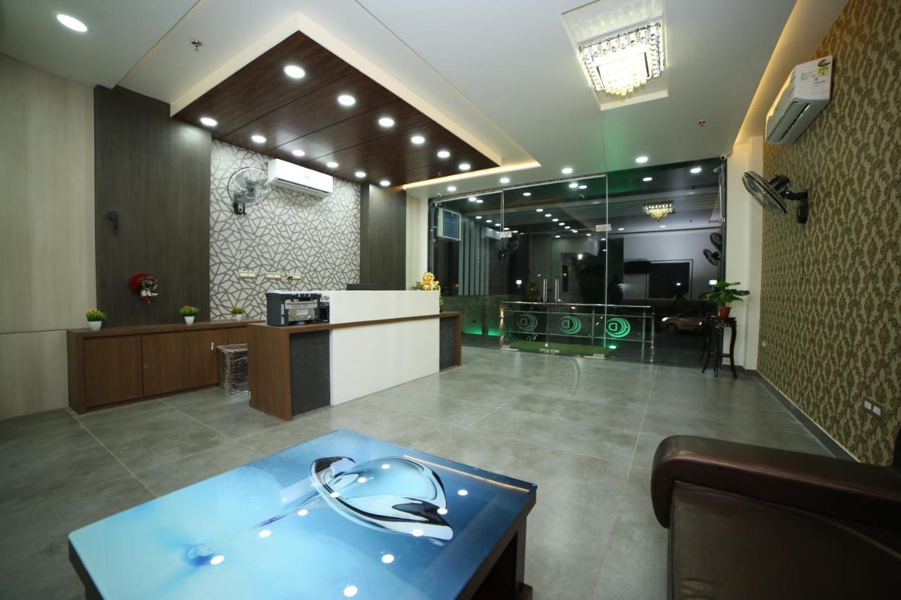 Hotel Devens Τζαϊπούρ Εξωτερικό φωτογραφία